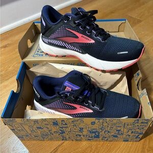 Brooks Adrenaline 22 GTS Women's Athletic Shoes - Black and Pink